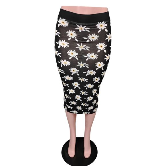 Boohoo Dresses & Skirts - BooHoo Retro Pop Daisy Print Midi Skirt Size 4 Black White and Yellow Pull On